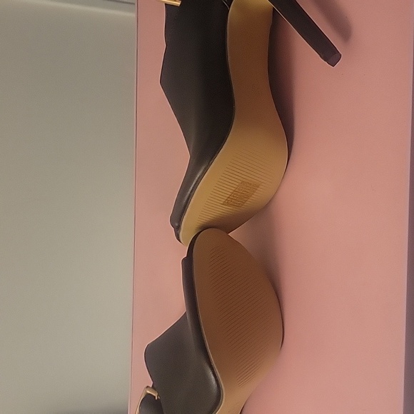 Open toe heel booties - Picture 4 of 4